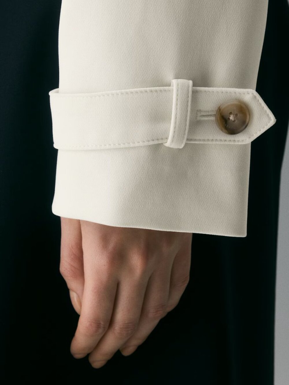 ARITZIA Postage Trench Coat - Picture 9 of 16